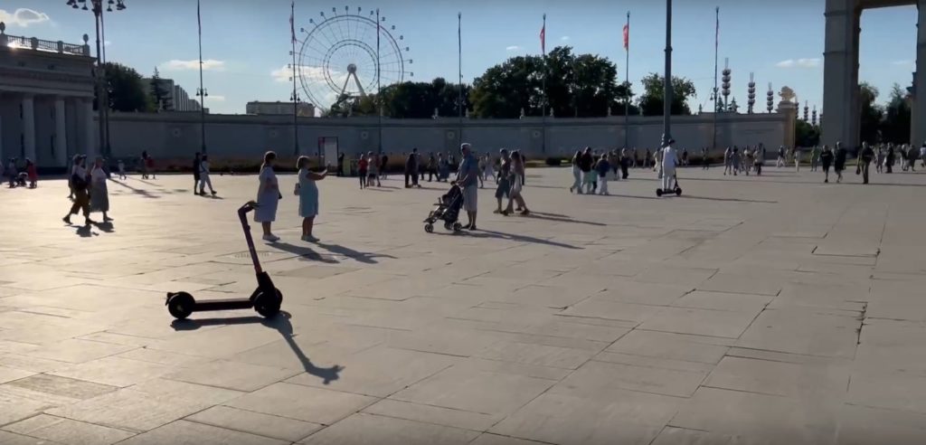 Юрент начали тестировать в Москве электросамокаты с автопилотом