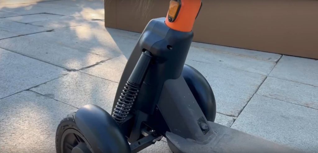 Юрент начали тестировать в Москве электросамокаты с автопилотом